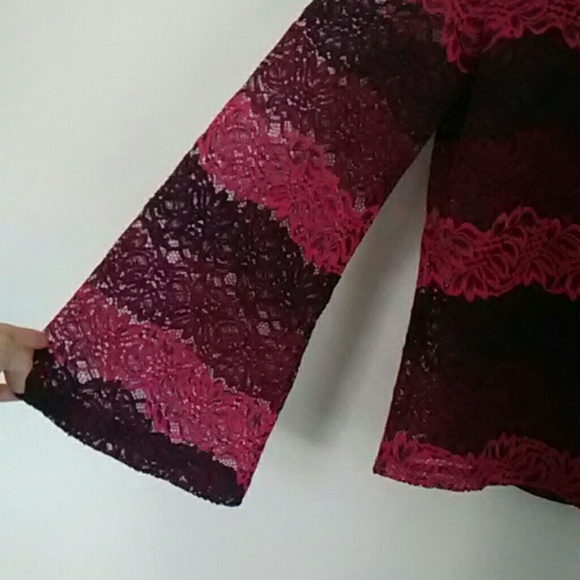 Banana republic lace bell sleeve top NWT - Picture 2 of 6